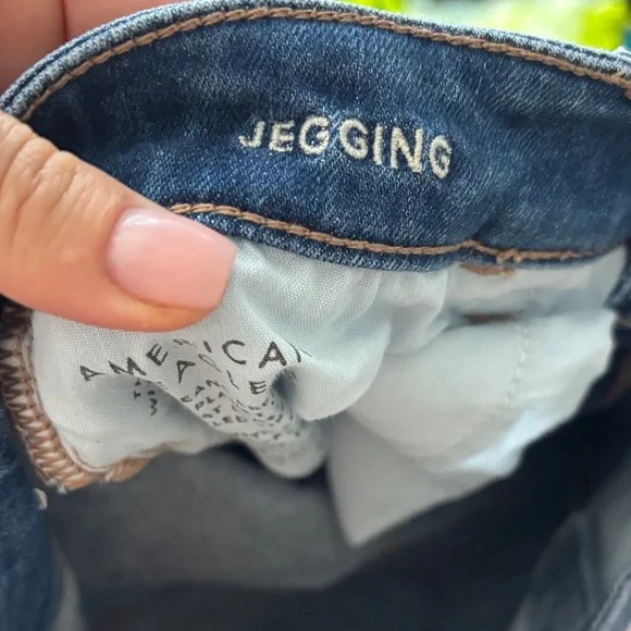 American Eagle Outfitters Women's Dark Blue Cropped Jeans/short - Picture 5 of 6